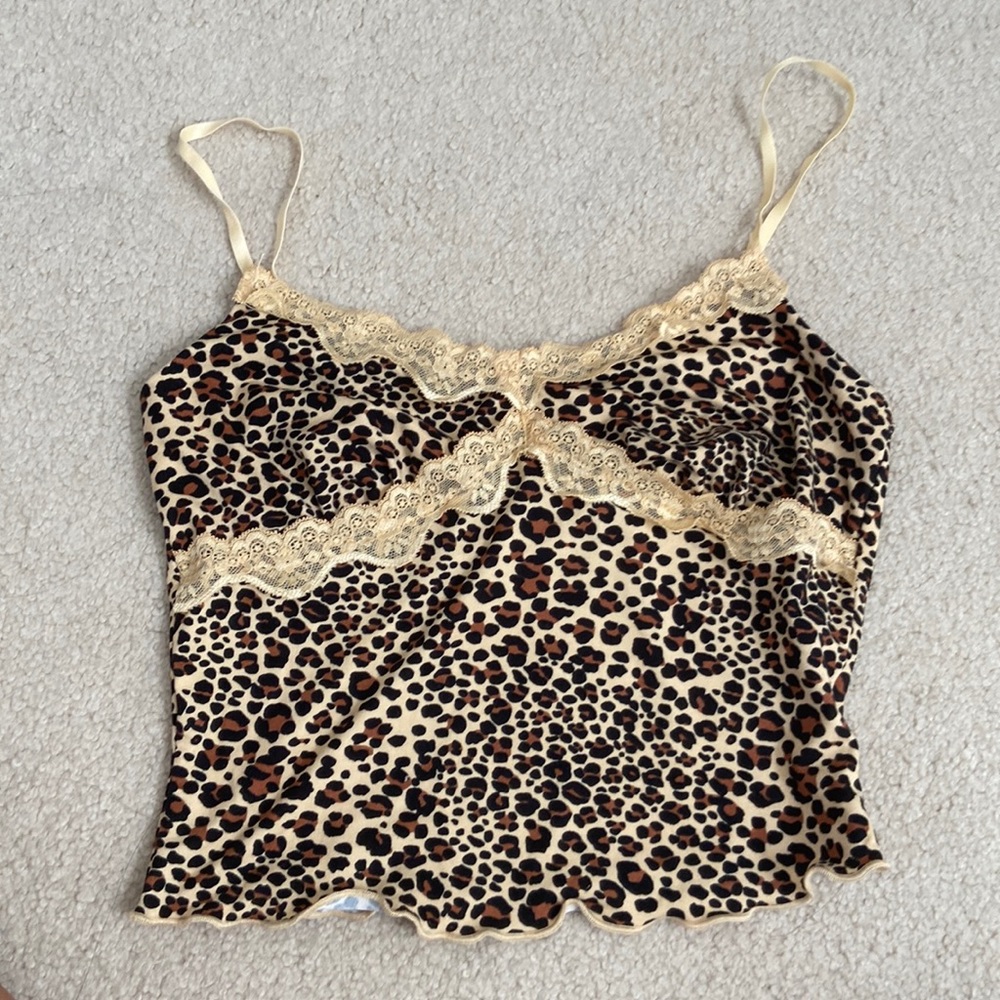 Super cute cheetah print lace tank top